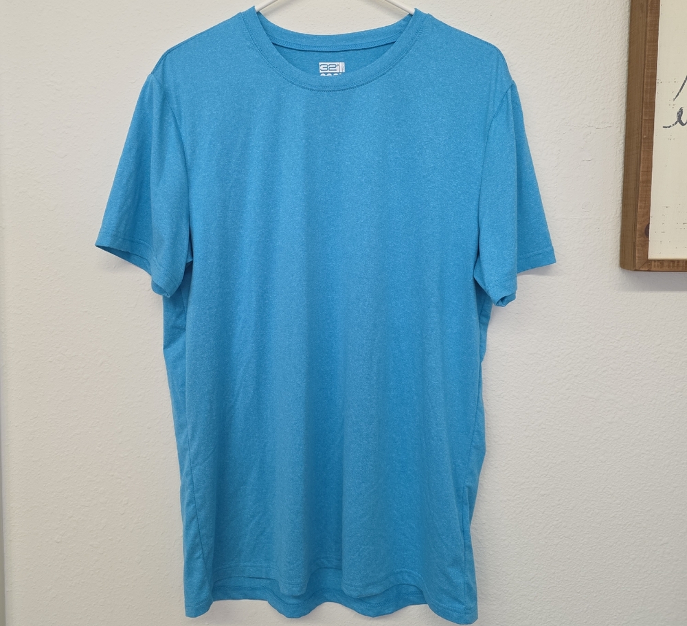 32 Degrees Cool Men's Lightweight Aqua Blue Short Sleeve Tee Shirt
